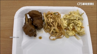 自助餐3菜無主食75元　消費者怒：想罵髒話