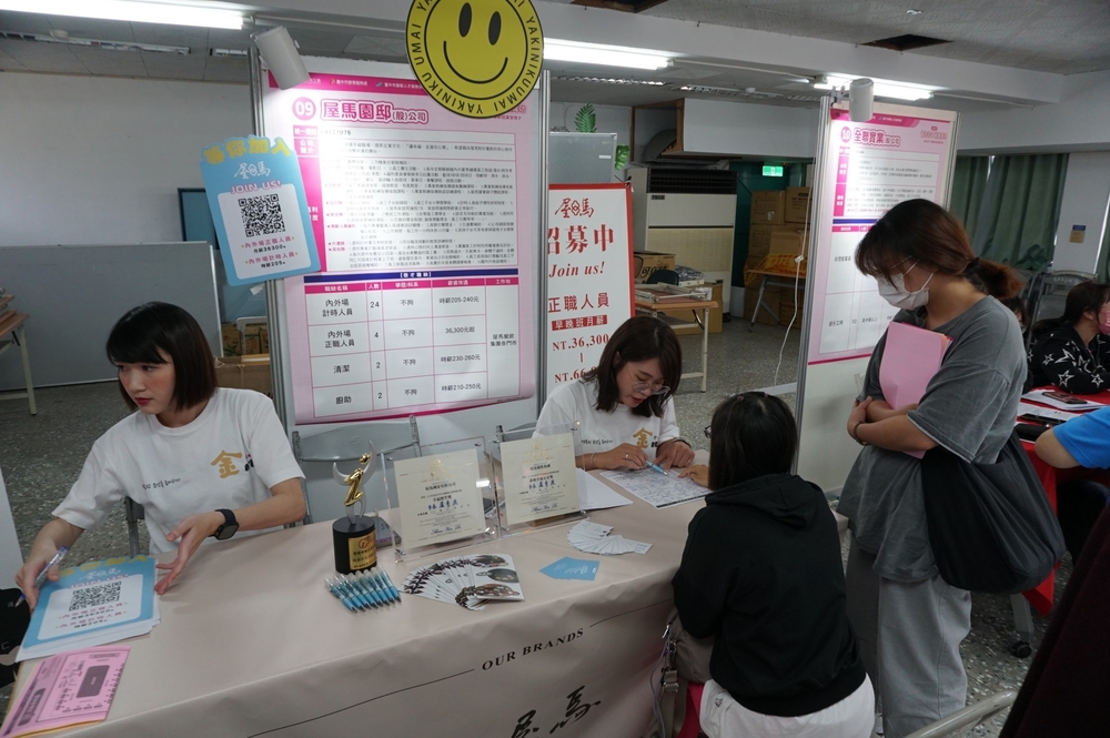 屋馬餐飲徵才活動現場面試。圖／台中市勞工局提供