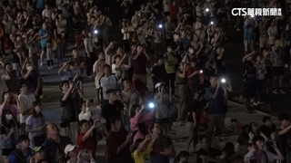 東石海之夏煙火秀人潮塞爆　散場癱交通惹民怨
