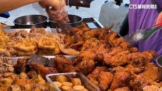 俗擱大碗！一大盒炸海鮮僅百元　店家：賺工錢就好