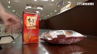 候審只吃「甜麵包+鋁箔飲」　醫：低血鈉恐影響偵訊