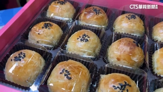 高雄神祕月餅攤！　1年只賣15天大排長龍
