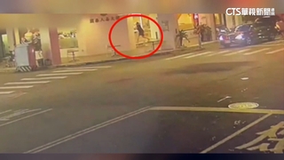 2男深夜持鋁棒砸咖啡廳　犯案快閃不到30秒