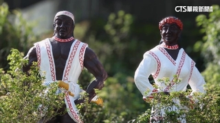 原住民雕像重上色惹議！　膚色落差大　遭虧「曬黑了？」