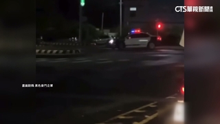 警車路口大迴轉又逆向？　台東分局：追捕違規騎士