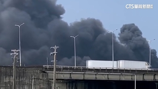 香山掩埋場疑熱到起火　濃煙直竄飄快速道路