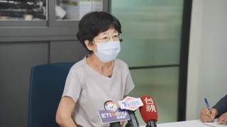 陳佩琪保險箱放百萬現金　陳沂「更正大光明了」：藏錢還藏去銀行？