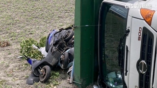 託運機車「翻進田」求償無門？　業者：再和車主溝通