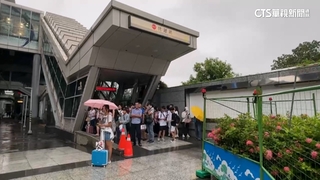 高捷「紅線」電力異常！　乘客枯等接駁車怨錯過喜宴