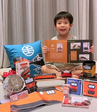 台鐵E500電力機車9/30上線　推出列車限量紀念套卡