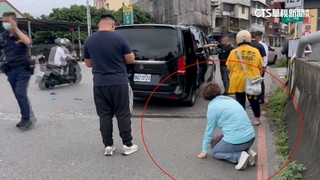 74歲女騎士命喪校車輪下　肇事駕駛妻跪地道歉