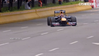 亞洲唯一F1賽車封街展演　角田裕毅秀甩尾燒胎