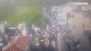 「山陀兒」逼近合歡山飄雨　武嶺擠滿遊客看彗星