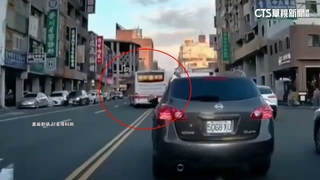 台中執行公車大執法　民眾又見客運跨越雙黃線逆向