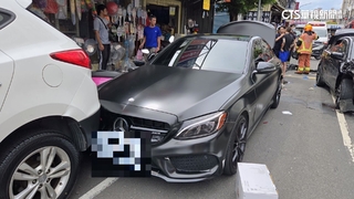 疑毒駕失控撞車害2傷　警方搜出K盤嫌認吸毒