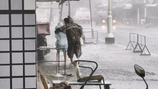 颱風強風告警！高屏將出現14級陣風　氣象署：請立即進入堅固建築物