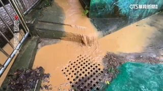 風災過後！基隆道路仍多處泥濘　學生踩黃泥上課