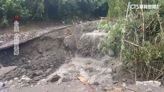 太麻里荒溪暴漲　水位高過窗戶民宅被土石吞噬
