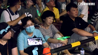 柯文哲羈押滿月！　小草集結土城聲援　陳佩琪現身靜坐