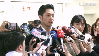 搬出虎頭鍘.軟腳蝦！　蔣施政報告　綠盯京華城案