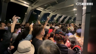 有票卻擠不上車！　30萬人癱瘓雲林高鐵站　動線大亂