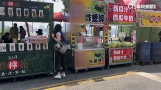 萬年季買炸蟋蟀驚見鋼刷　高市衛生局：限期改善