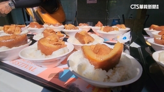 彰化爌肉飯大胃王！　網紅「吃飯兄弟」20秒吃1碗奪冠