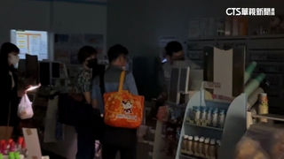 高雄車站無預警跳電！　部分設施無法用　旅客不便