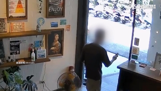 借電話暴怒扔回！　男台鐵揮利器前疑鬧咖啡館