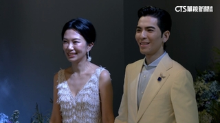 蕭敬騰婚宴甜吻嬌妻　13.33克拉鑽戒藏深意