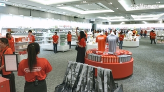 任天堂台北快閃店開幕！　粉絲凌晨排隊搶頭香、今上市遊戲開放試玩