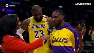 體壇歷史時刻　NBA詹皇父子檔開幕戰連線成真