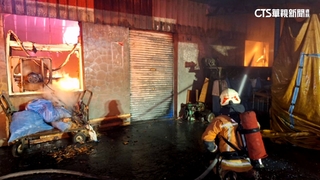 大逆轉！木材廠大火非意外　警追查嫌犯偷木雕後縱火