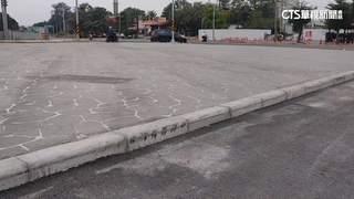 行人庇護島標誌不足　騎士圖方便「切西瓜」慘摔