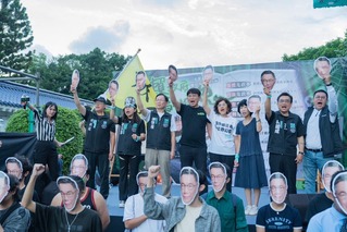 林國成向小草激昂喊「衝總統府」　洪申翰批：根本就不配做一個立委