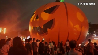 康芮颱風進逼　高雄萬聖節南瓜燈光秀急喊停撤場