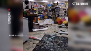 超商玻璃門被吹破.滿地貨品　民眾驚：被砸店嗎？