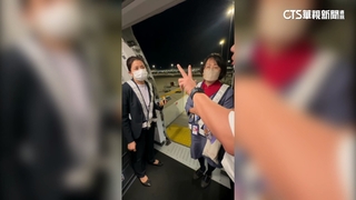 返台班機遇颱又飛回港　乘客怒：機上空等8小時