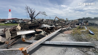 花蓮電線桿倒.鐵皮屋被掀翻　秀林鄉忙災後復原