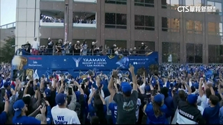 道奇封王大遊行　數十萬球迷塞爆洛城