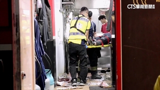 連鎖餐飲店女員工離奇卡油槽　5警消合力拔出