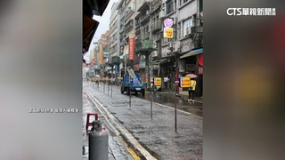 愛四路夜市鐵柱擋路？　主委：出攤才有　不影響交通