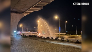 新竹槽車輪胎突起火燃燒　消防灌救1小時後撲滅