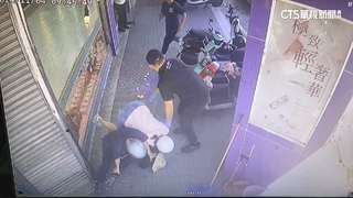 男持榔頭砸櫥窗搶銀樓　3民眾見義勇為合力壓制