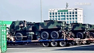 「海馬斯」系統扺高雄港畫面曝　　國軍證實已接裝