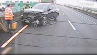 駕駛疑開自動輔助駕駛　「瑞典坦克」國5衝撞緩撞車