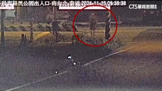 61歲男走斑馬線遭重機衝撞不治　疑闖紅燈被撞