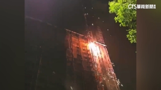 線路短路釀禍？　高雄美術館豪宅「竄火花」　垂直狂炸