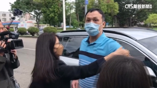 5億高中生案二審衝突！　夏男扯抗議者口罩喊告