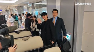 丁海寅來台　上百粉絲聚機場迎接.近距離簽名互動